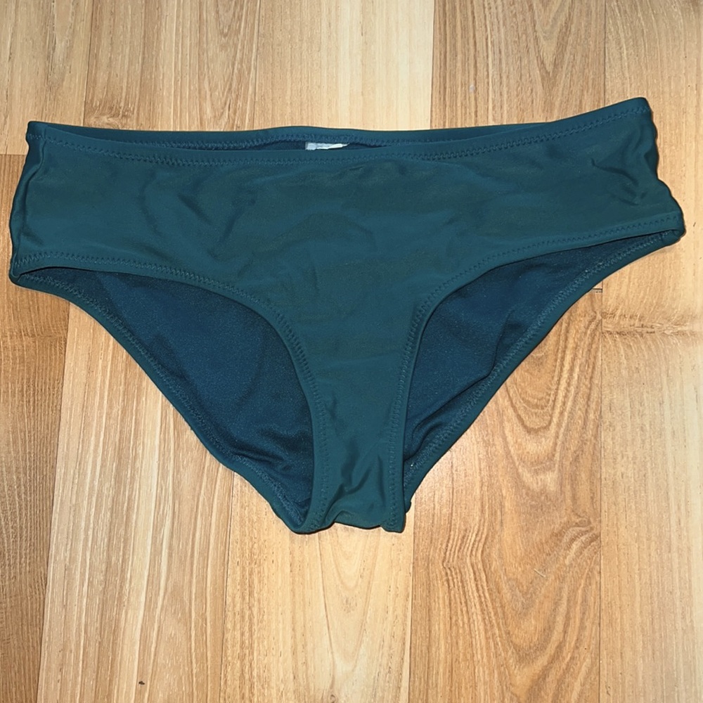 3 for $9 Old Navy dark green bathing suit bottom no size tag but it fits a sz S